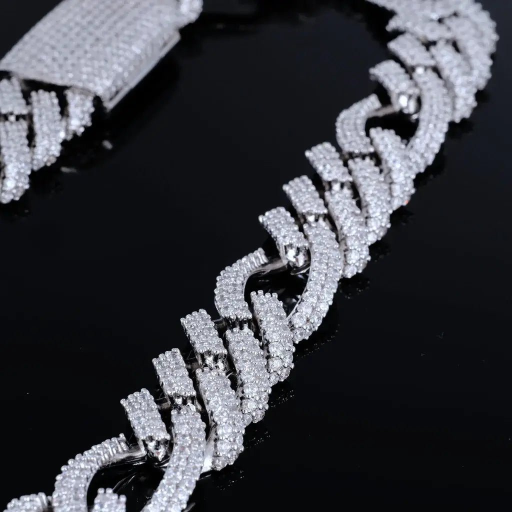 Iced Figaro Chain in White Gold - 19mm - TONGSHOP / 19mm Iced Figaro Chain / Bling Figaro Necklace