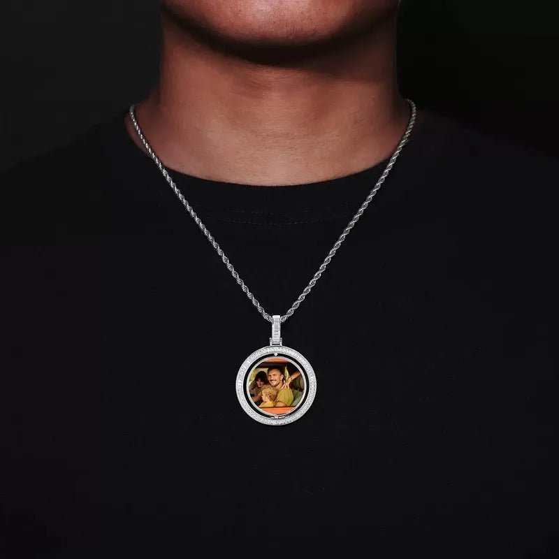 3D Double-Sided Rotated T-Shaped Diamond Round Pendant - 42mm - TONGSHOP /Length:18