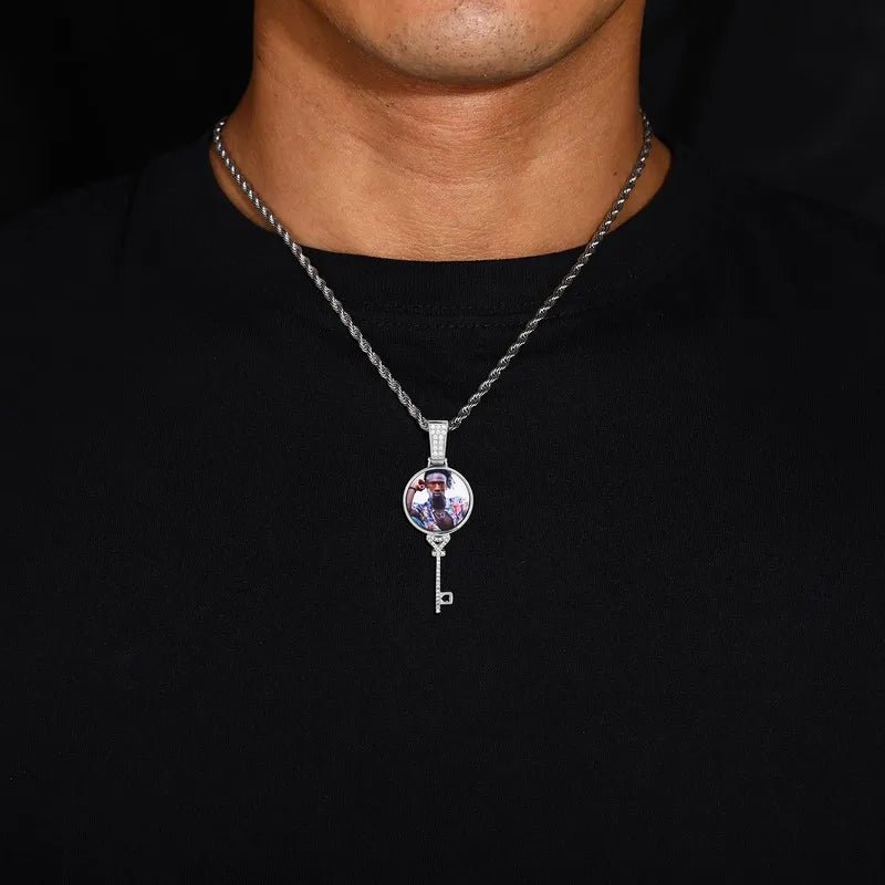 3D Round Key Solid Custom Photo Pendant in White Gold - 22mm - TONGSHOP / Length:16 / Length:18