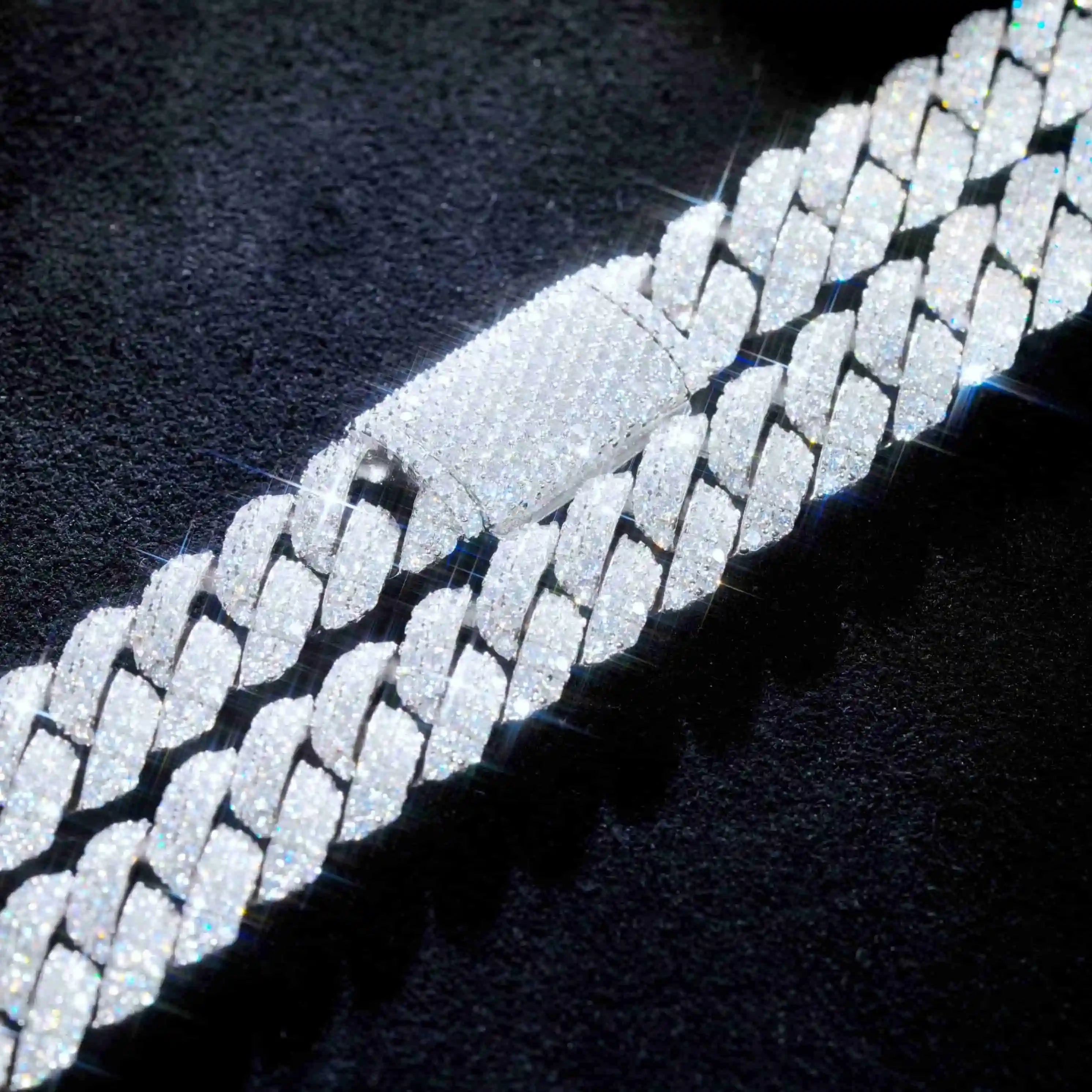 925S & VVS Moissanite Cuban Link Chain - 10mm - TONGSHOP