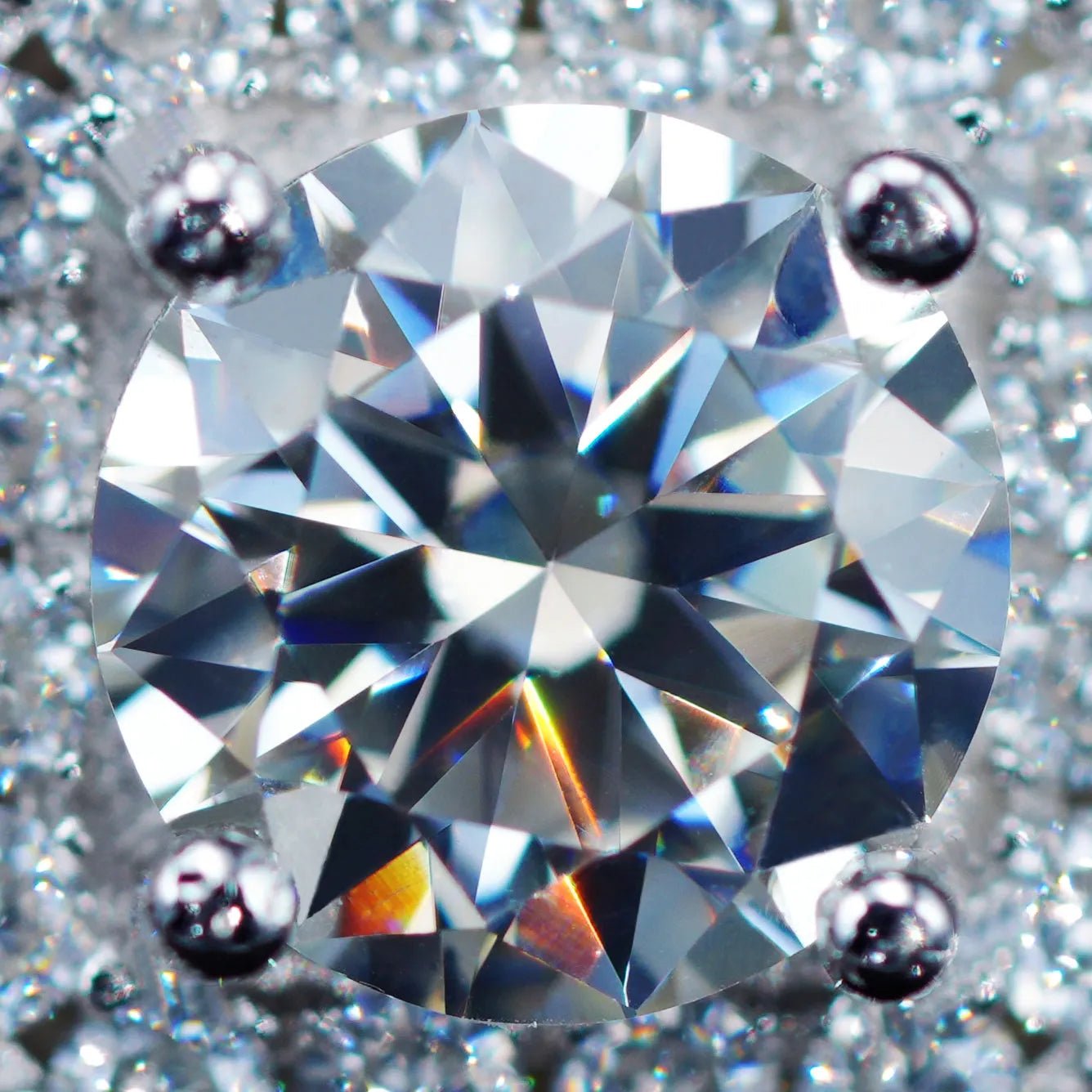 8.0 Carat VVS Moissanite Gemstone Cross Necklace In White Gold - TONGSHOP / best-selling-moissanite / best-selling-pendant