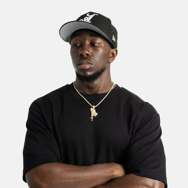 Faithful Hands Cross Pendant in Yellow Gold - TONGSHOP / Length:20 / Length:22