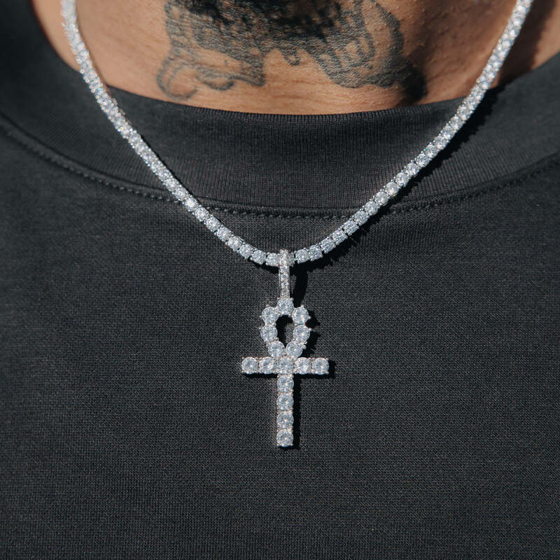 Ice Key Pendant in White Gold - TONGSHOP / Length:16 / Length:18