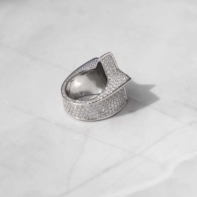 Iced Star Ring In White Gold - 26mm - TONGSHOP / /