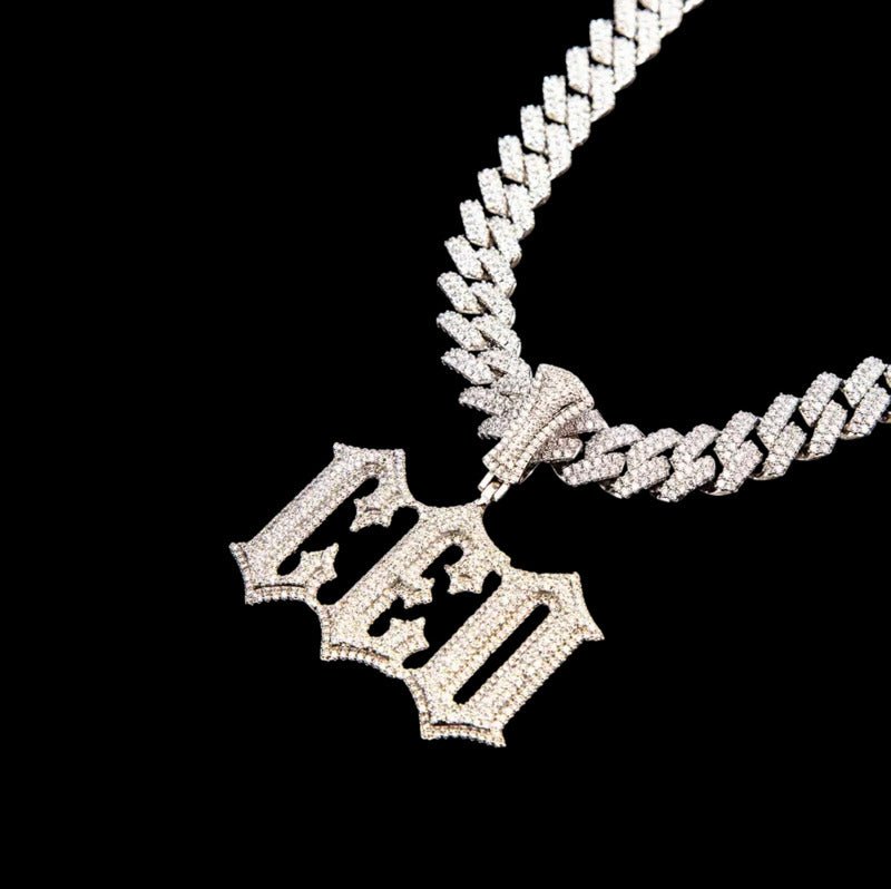 Spiked Gothic Custom Letter Pendant in Yellow Gold - TONGSHOP / Color:White Gold / Length:16 / Length:18