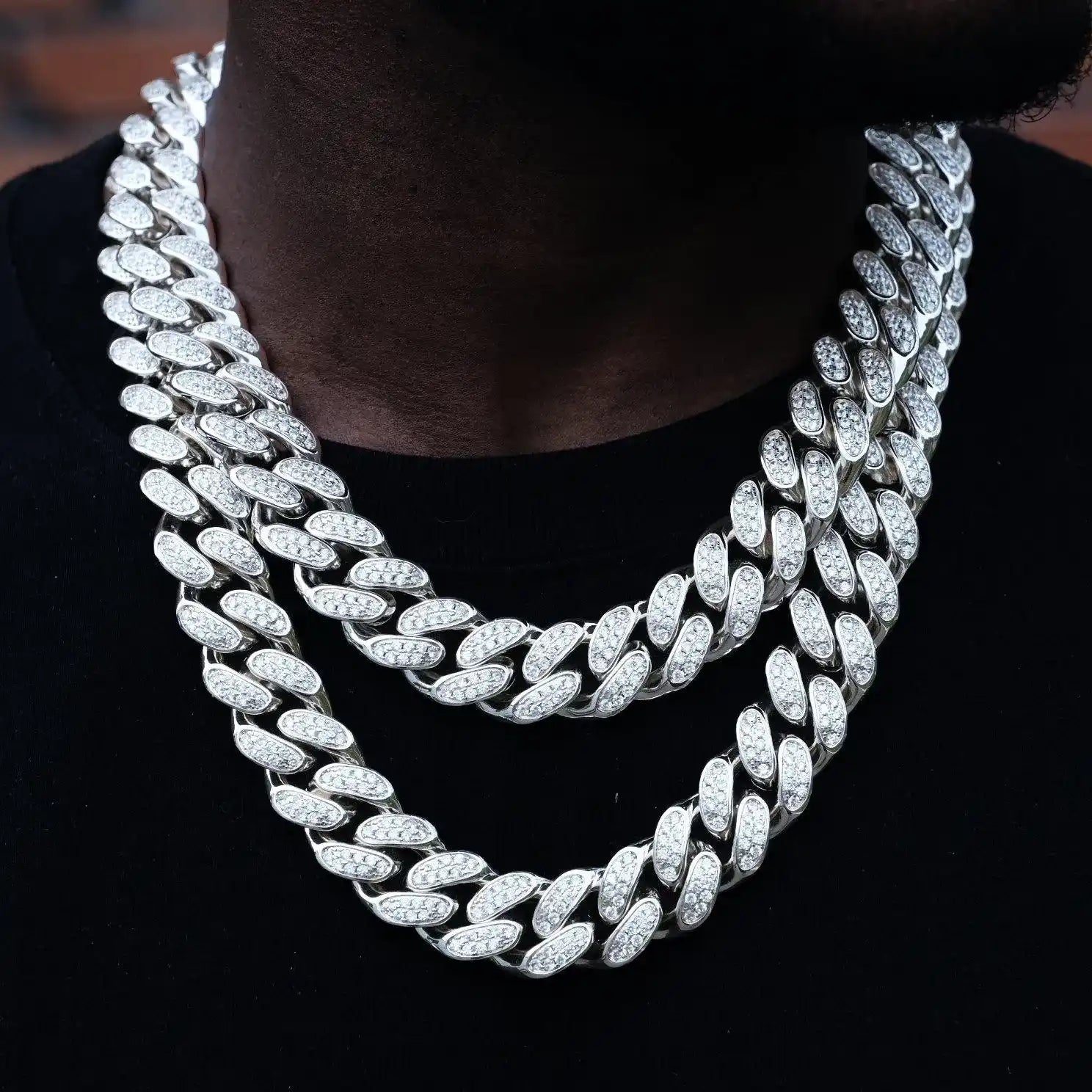 Box Clasp Iced Cuban Link Chain in White Gold - 19mm - TONGSHOP