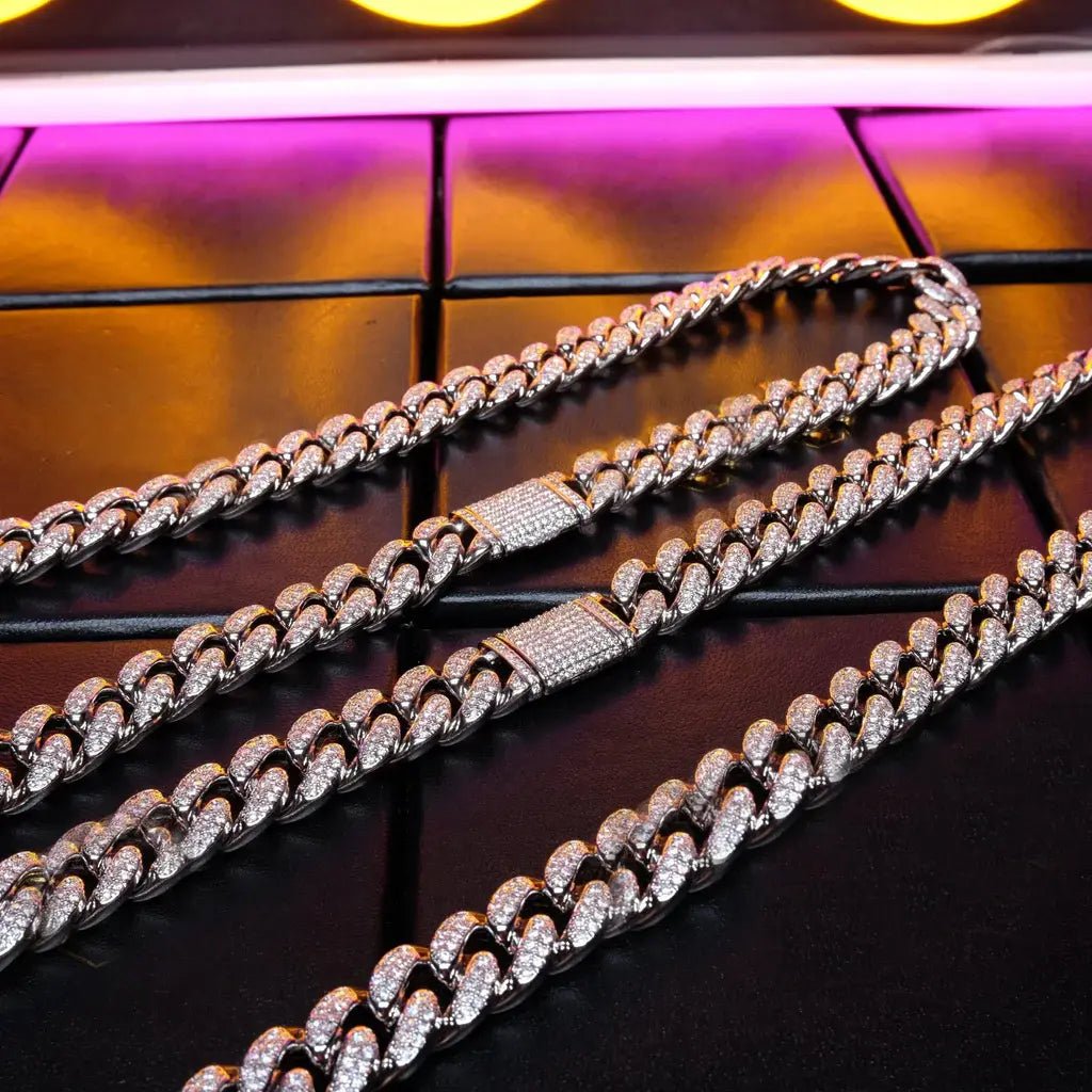 Buckle Iced Cuban Link Chain in White Gold - 14mm - TONGSHOP