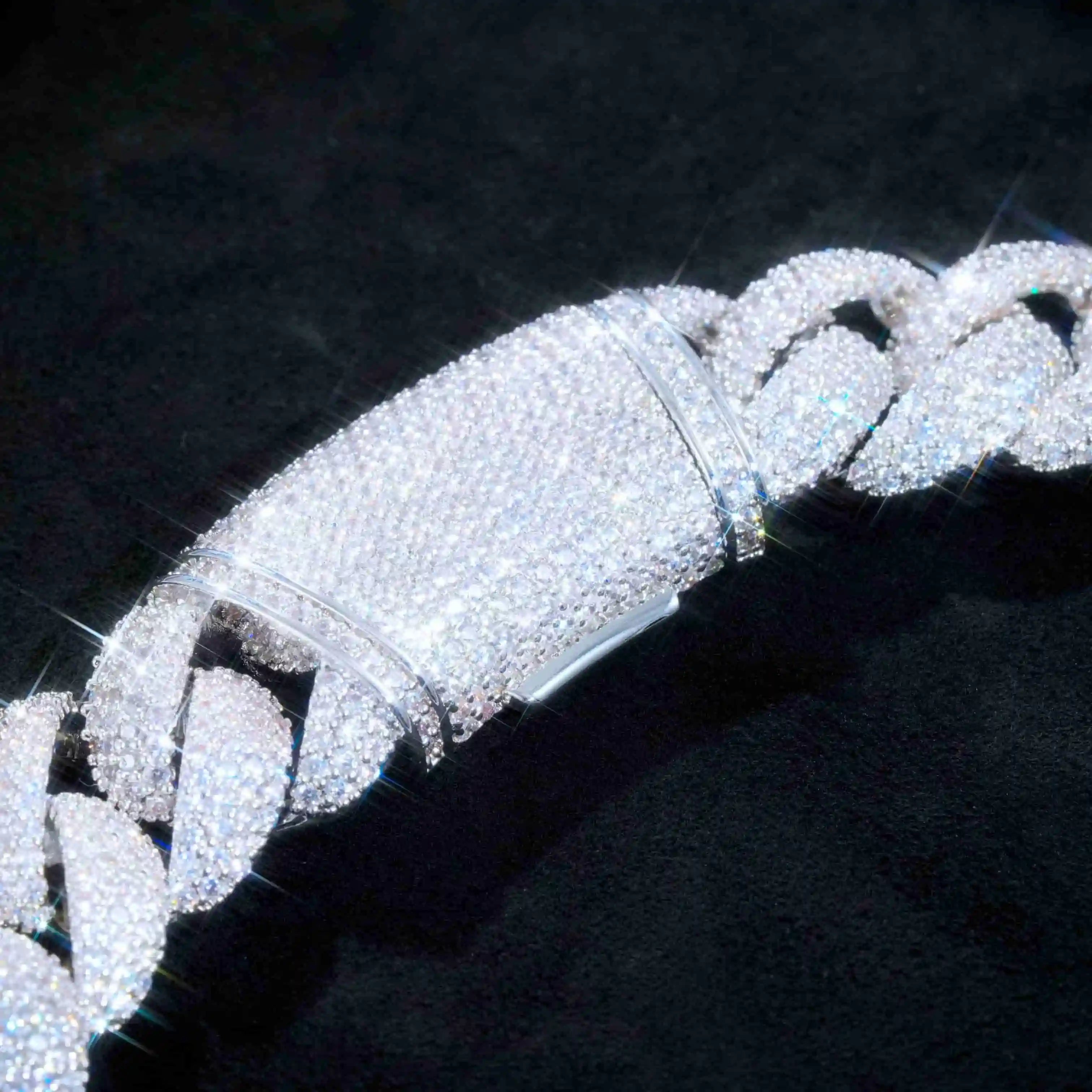 Curved Clasp Bubble Cuban Link Chain - 18mm - TONGSHOP