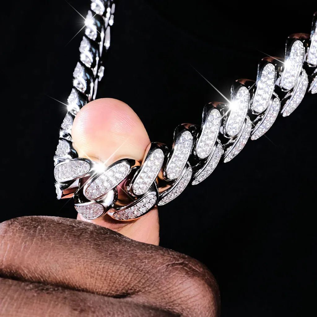 Iced Cuban Link Choker in White Gold - 19mm - TONGSHOP