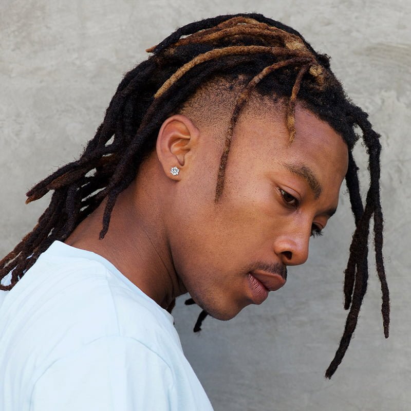 S925 VVS Classic Six - Prong Moissanite Stud Earrings in 18K Gold - TONGSHOP