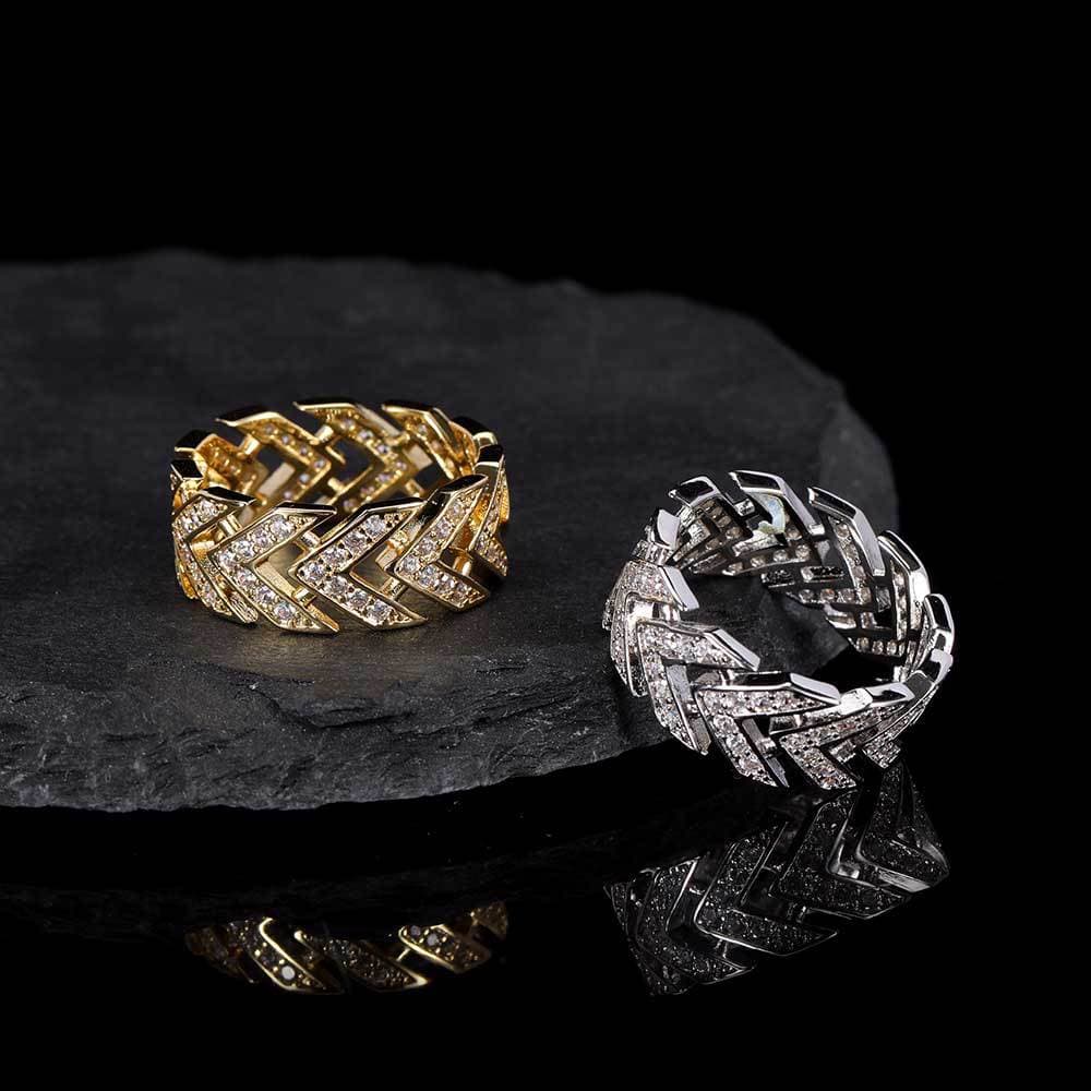 V - Shaped Arrowhead Hip - Hop Ring in 18K Gold - TONGSHOP