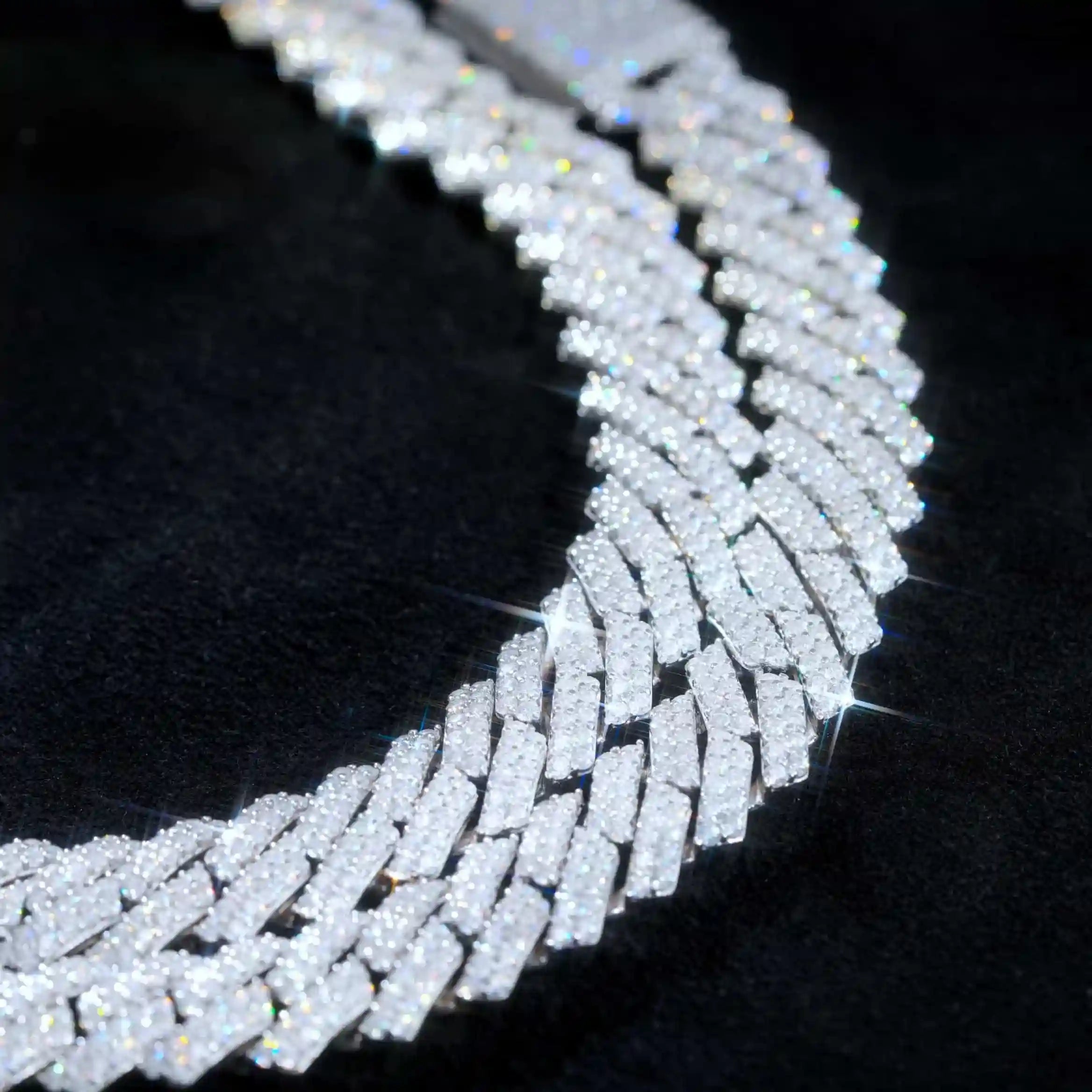 925S & VVS Moissanite 12MM Prong Cuban Link Chain - TONGSHOP