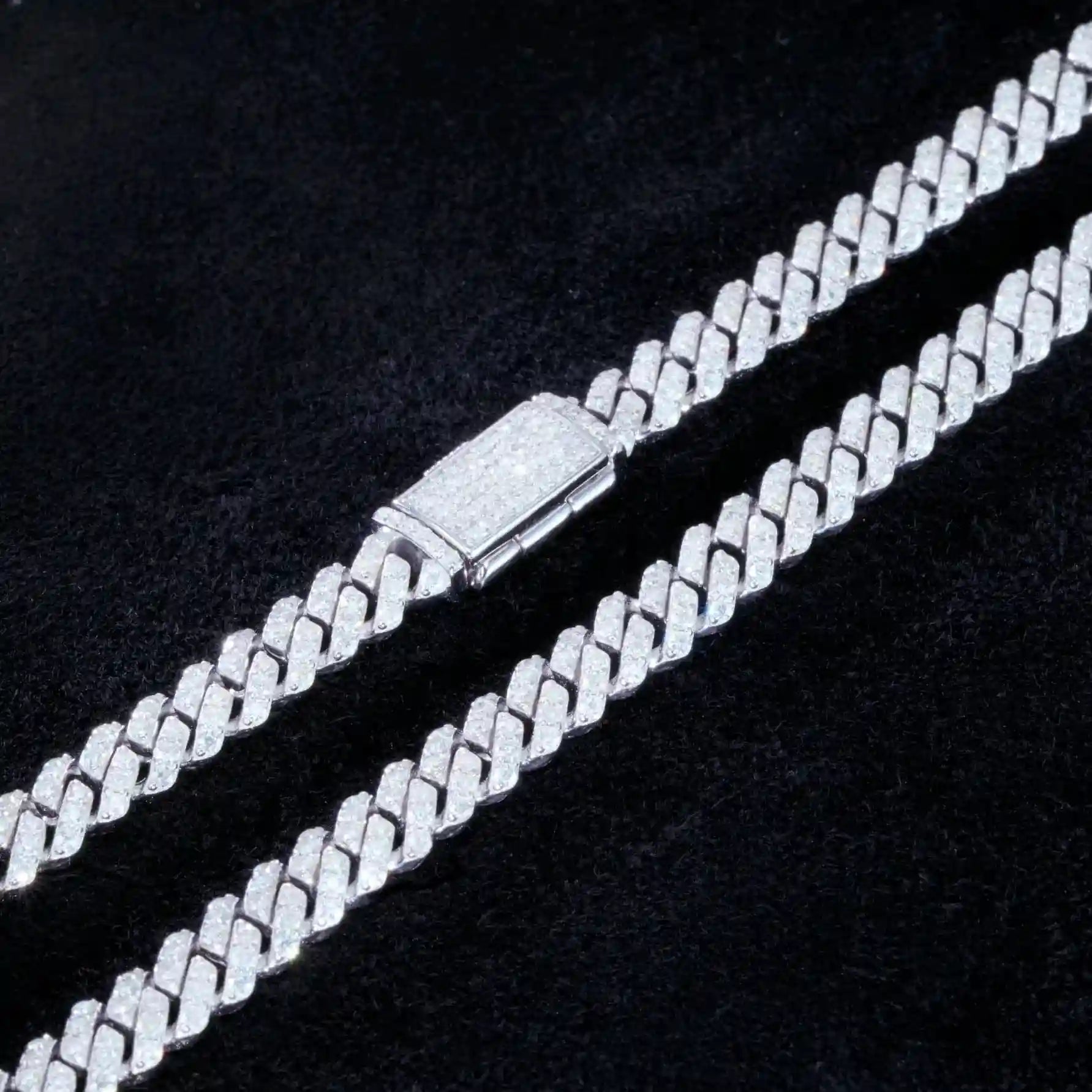 925S & VVS Moissanite 6.5MM Prong Cuban Link Chain - TONGSHOP