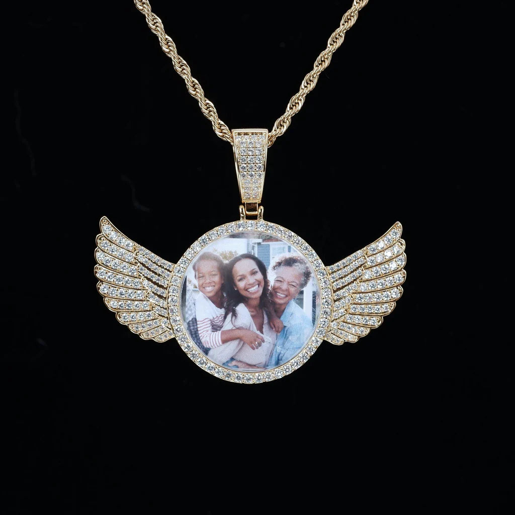 Custom PPICTURE Wings Round Pendant