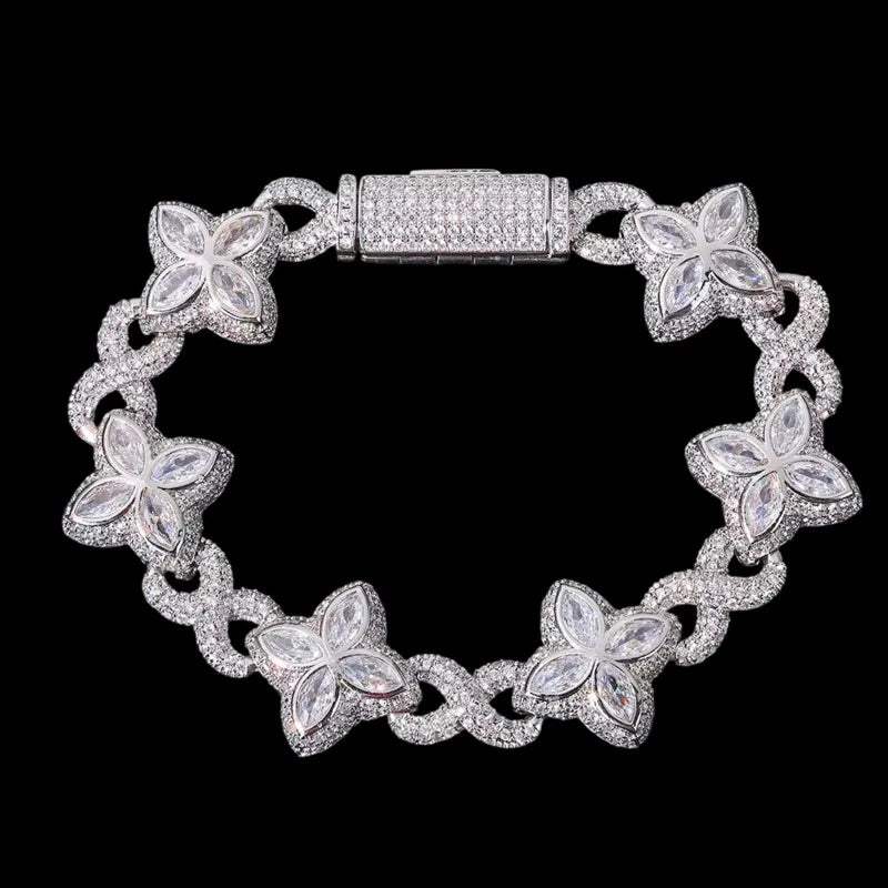 Iced Clover Bracelet in Yellow Gold - 18mm