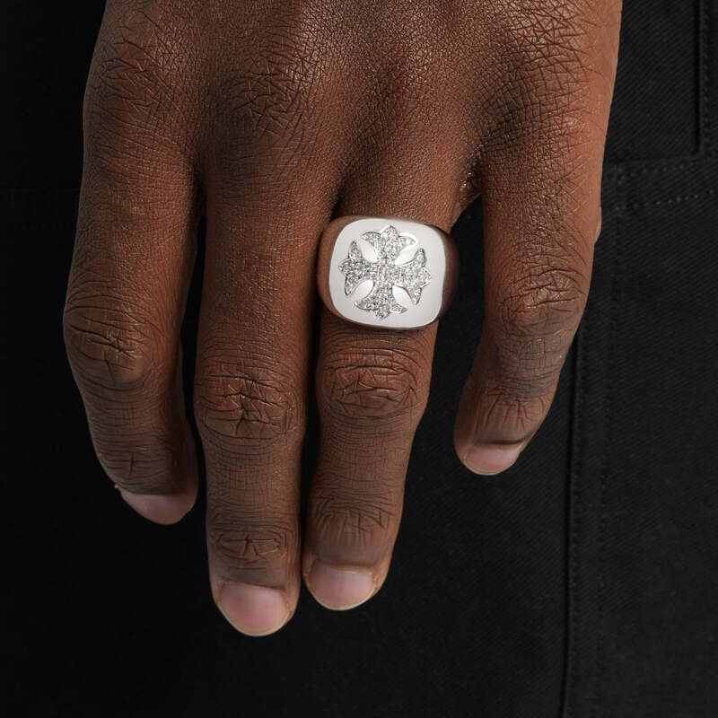 S925 Iced Cross Ring In White Gold - 19mm