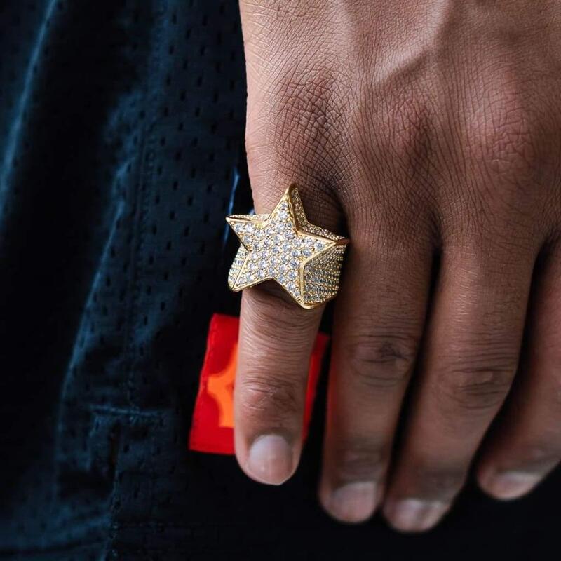 Iced Star Ring In Yellow Gold - 26mm