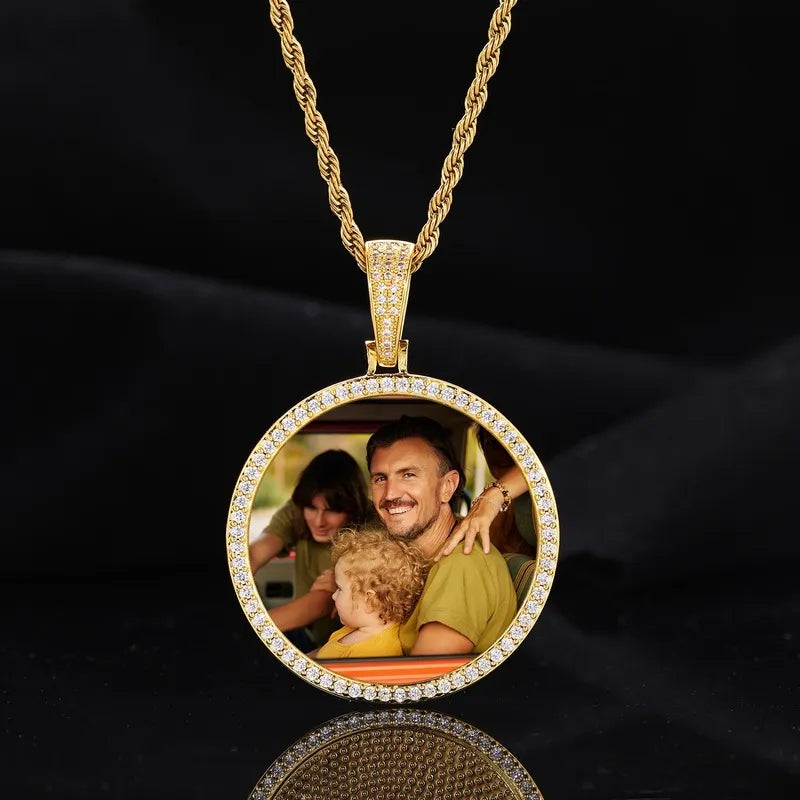 Photo Custom Round Pendant in Yellow Gold - 45mm
