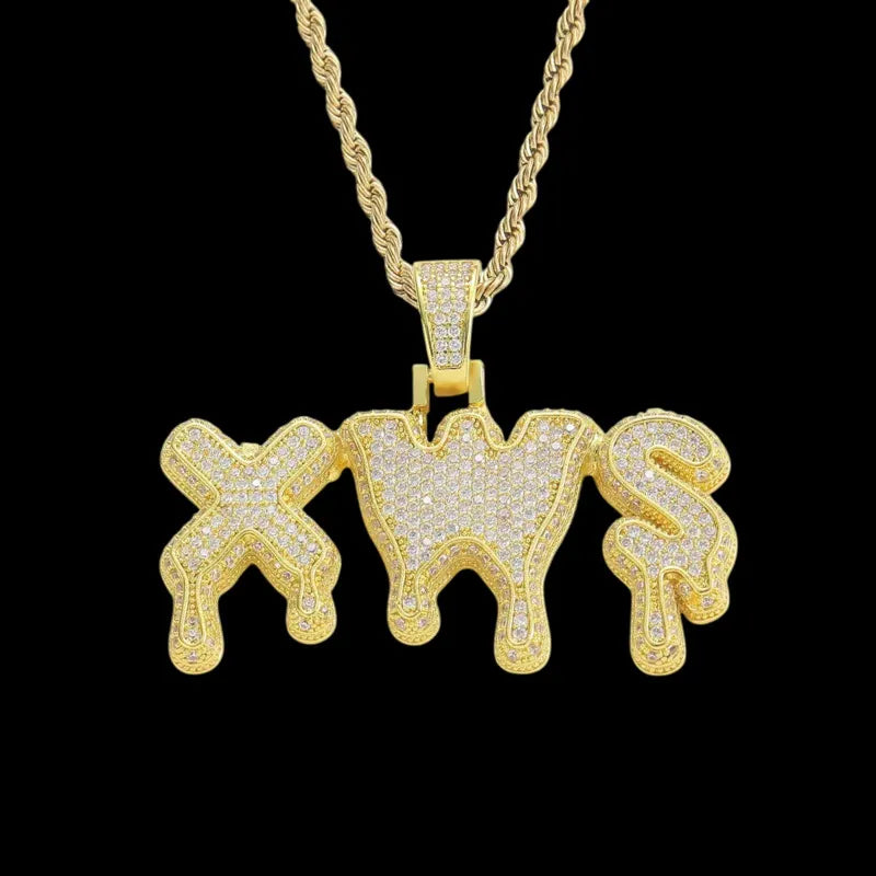 Teardrop-Shaped Custom Letter Pendant in Yellow Gold