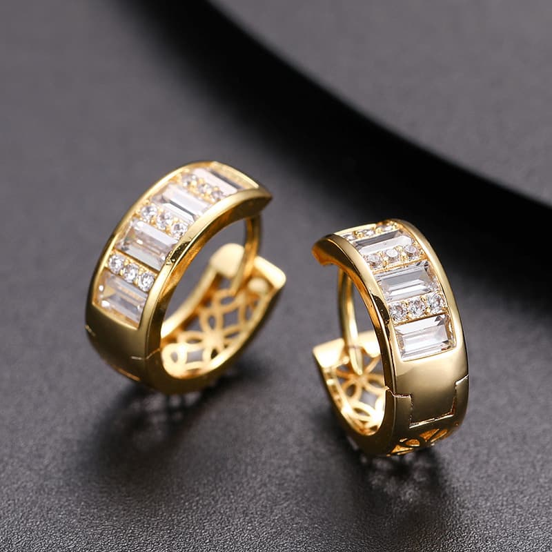 Artisan - Crafted Square Diamond Circle Earrings - TONGSHOP