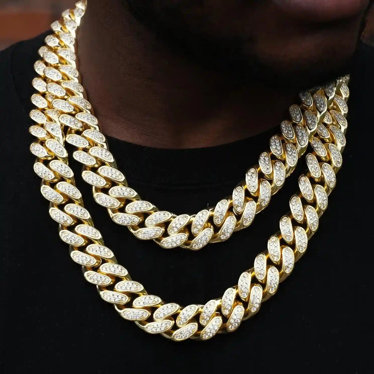 Box Clasp Iced Cuban Link Chain in 18K Gold - 19mm - TONGSHOP