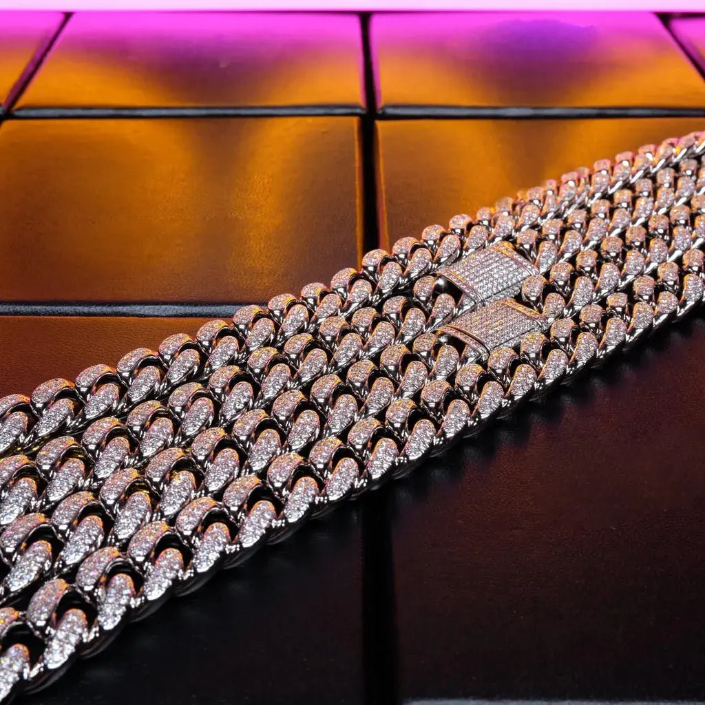 Buckle Iced Cuban Link Chain in White Gold - 14mm - TONGSHOP