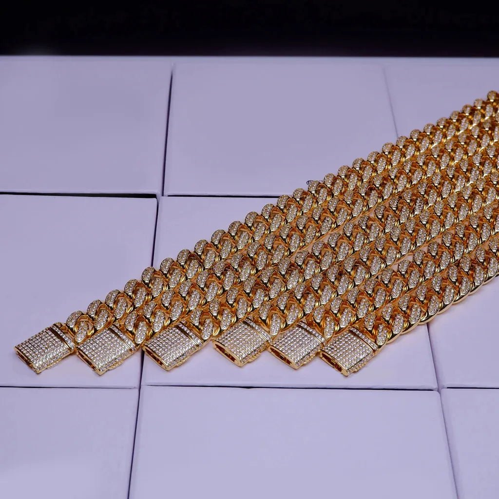 Buckle Iced Cuban Link Chain in Yellow Gold - 14mm - TONGSHOP