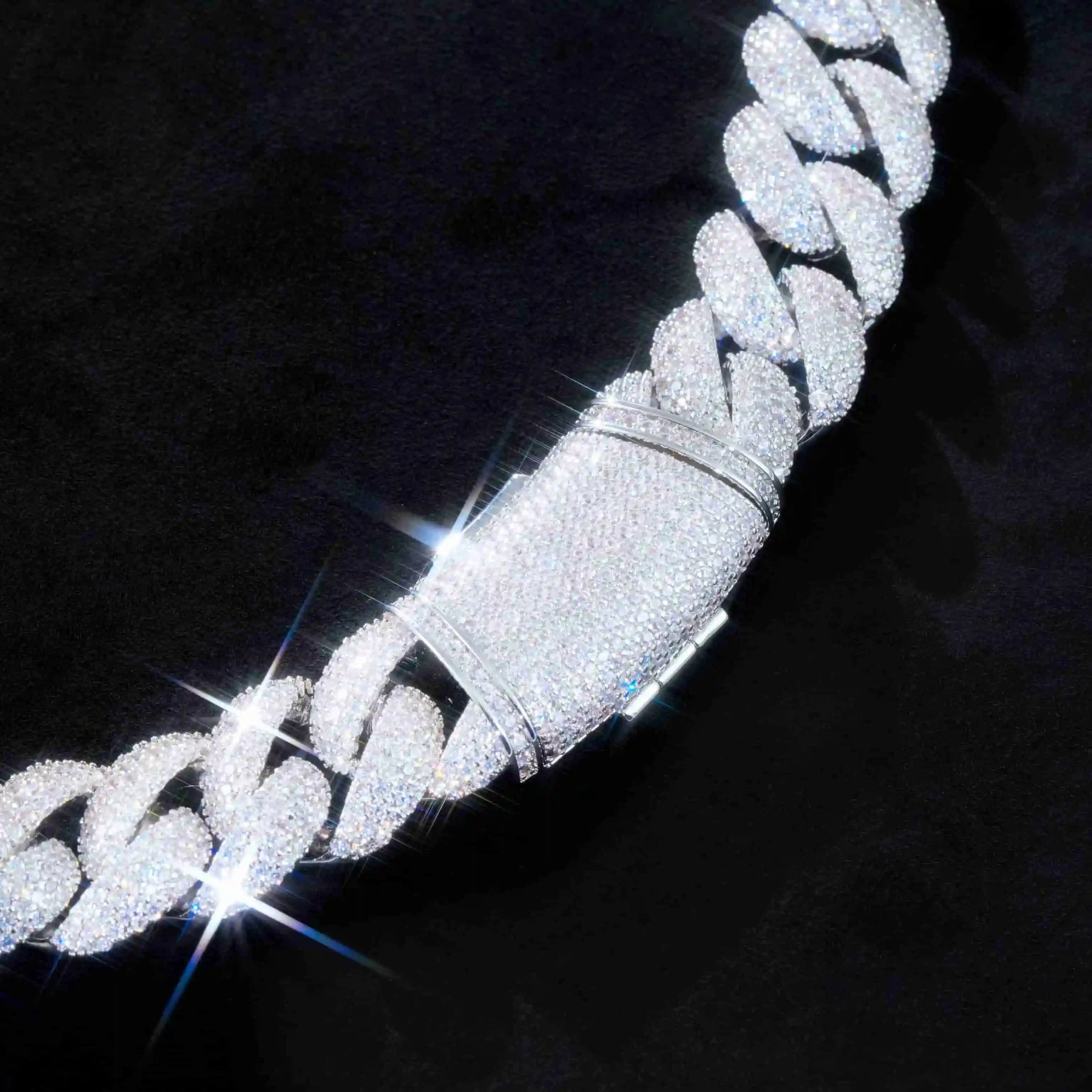 Curved Clasp Bubble Cuban Link Chain - 18mm - TONGSHOP