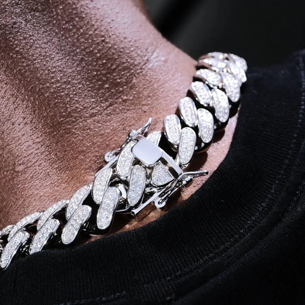 Iced Cuban Link Choker in White Gold - 19mm - TONGSHOP