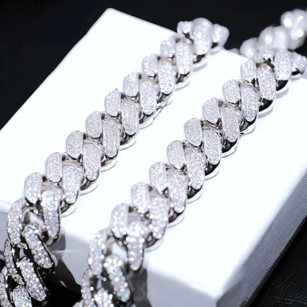Iced Cuban Link Choker in White Gold - 19mm - TONGSHOP