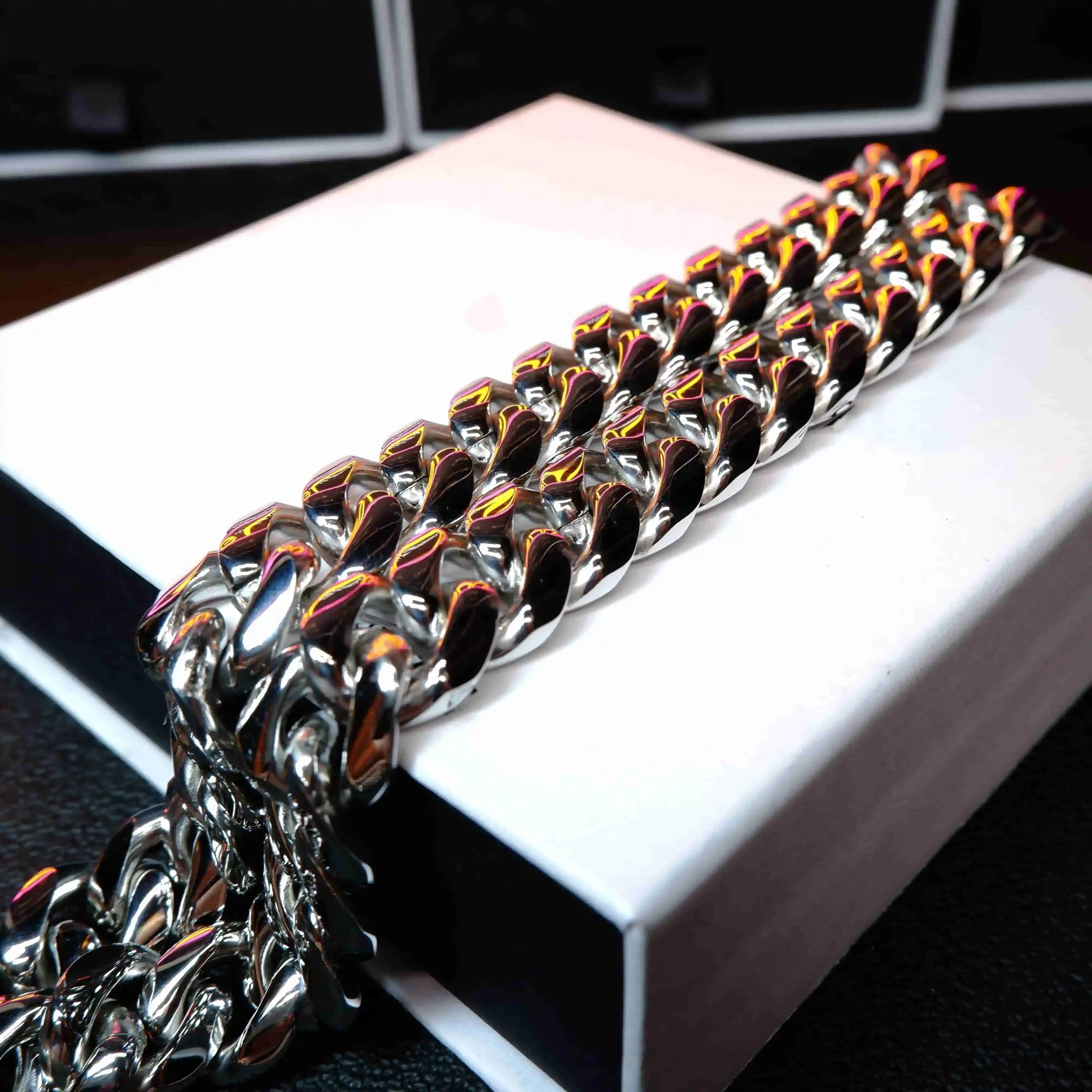 Miami Cuban Link Choker in Yellow Gold - 18mm - TONGSHOP