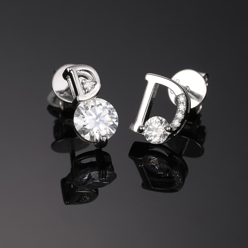 S925 Moissanite Initial Stud Earrings in 18K Gold - TONGSHOP