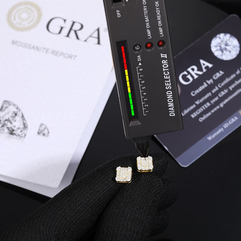 S925 VVS 1.8mm Square Moissanite Stud Earrings - TONGSHOP