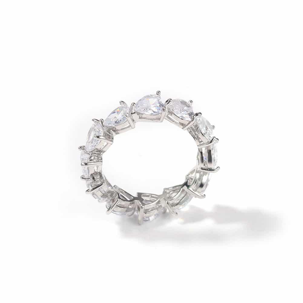 Single - Row Heart Diamond Ring in 18K Gold Plating - TONGSHOP