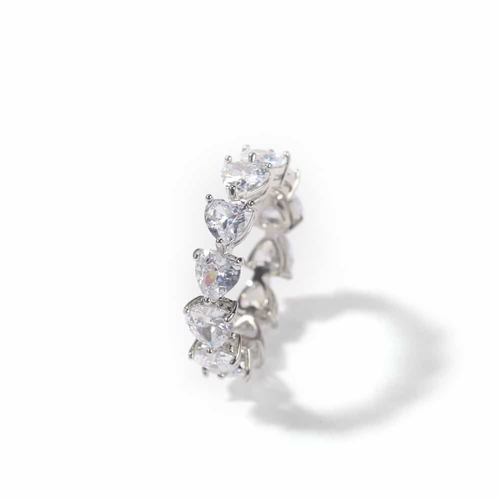 Single - Row Heart Diamond Ring in 18K Gold Plating - TONGSHOP